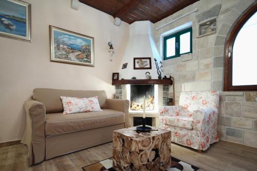 Holiday house with a swimming pool Makarska - 6668 - image 11