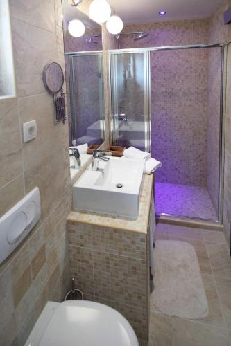 Holiday house with a swimming pool Makarska - 6668 - image 14