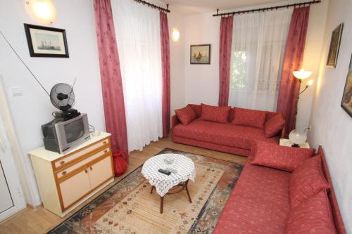 Apartments with a parking space Podgora Makarska - 6847 - image 10