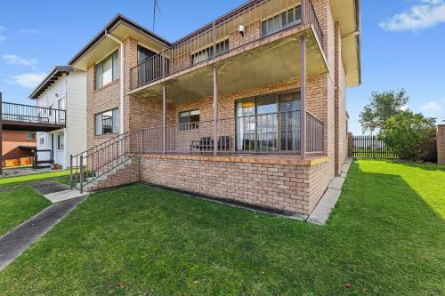 Grandview Apartment Ocean Views in Kianga
