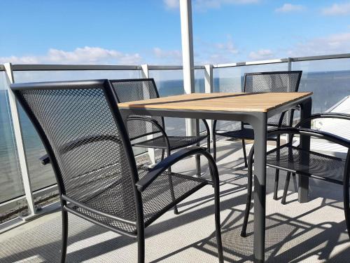 Sea view apartment in Scherpenisse with terrace