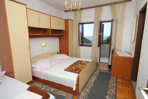 Apartments with a parking space Brela Makarska - 6906 - image 3