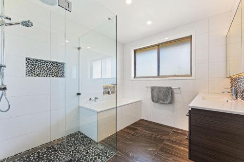 Grandview House Ocean Views in Kianga