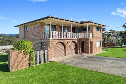 Grandview House Ocean Views in Kianga