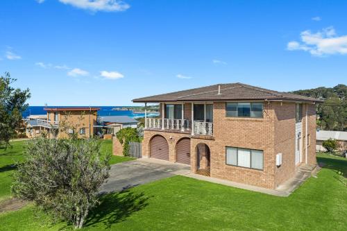 Grandview House Ocean Views in Kianga