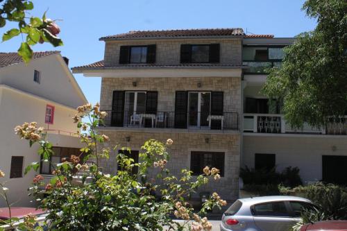  Apartments and rooms with parking space Podgora, Makarska - 6790 in Podgora