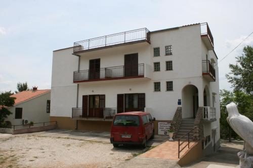 Apartments and rooms by the sea Starigrad, Paklenica - 6634 - Chambre d'hôtes - Starigrad-Paklenica