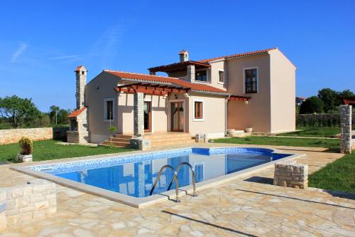 Family friendly house with a swimming pool Valtura Pula - 6913 - image 3