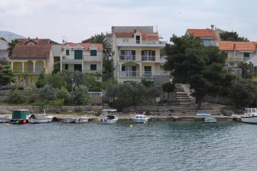  Apartments by the sea Grebastica, Sibenik - 8333 in Grebaštica