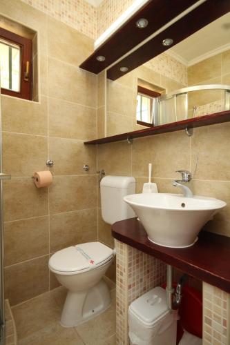 Two-Bedroom Apartment with Terrace and Sea View image 10