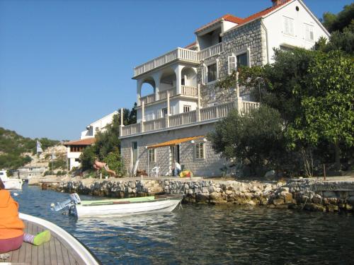 Apartments by the sea Zaklopatica, Lastovo - 8346 - Lastovo