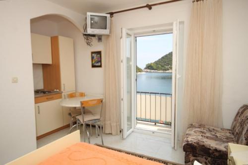 Apartments by the sea Zaklopatica Lastovo - 8357 - image 12