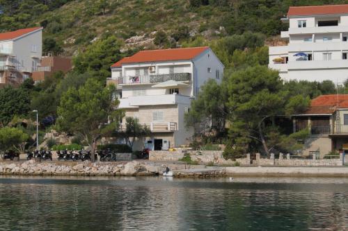  Studio Pasadur 8351a in Ubli