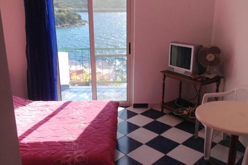 Studio with Balcony and Sea View