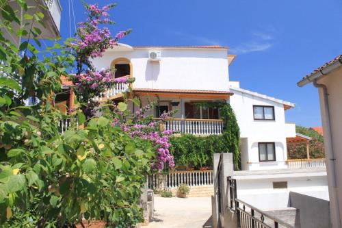  Apartments by the sea Sali, Dugi otok - 8174 in Sali