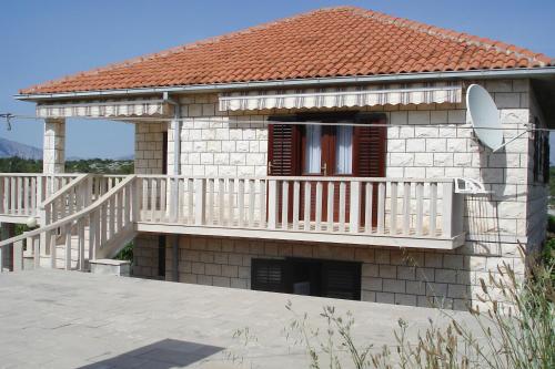 Apartments with a parking space Povlja Brac - 8628 - main image