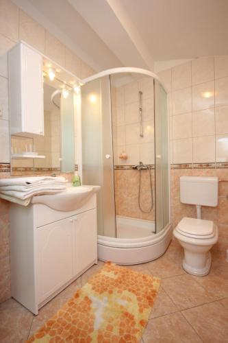 Apartments by the sea Poljana Ugljan - 8450 - image 14