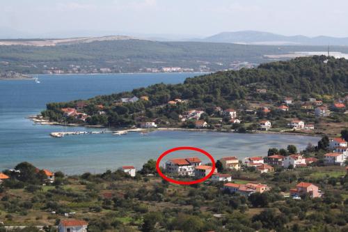  Apartments and rooms by the sea Mrljane, Pasman - 8464, Pension in Neviđane bei Sit