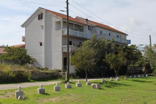  Apartment Mrljane 8464a in Neviđane