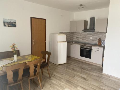 Apartment Mrljane 8464a - image 13