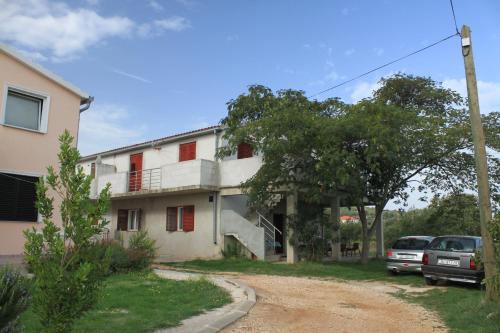  Apartments with a parking space Mrljane, Pasman - 8498, Pension in Mali Pašman bei Ravna Sika