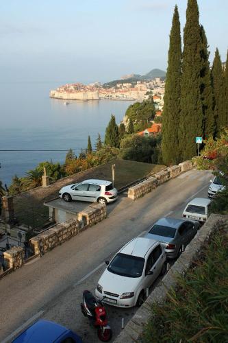 Apartments with WiFi Dubrovnik - 8600 - image 7