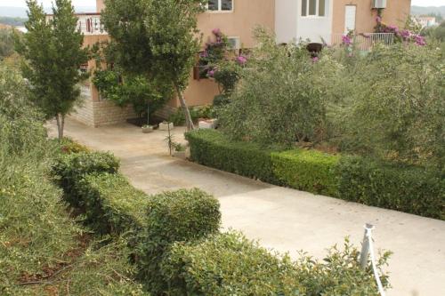 Apartments with a parking space Mrljane Pasman - 8517 - image 8