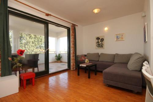 Apartments with a parking space Preko Ugljan - 8431 - image 11