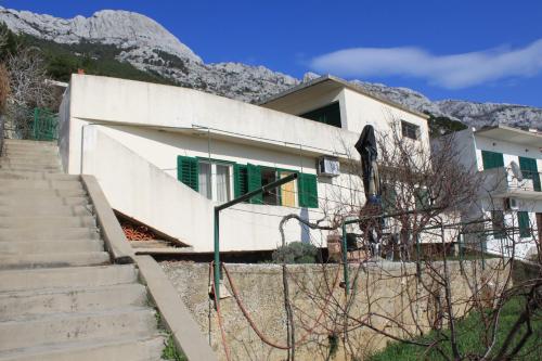  Apartments by the sea Marusici, Omis - 8632, Pension in Mimice