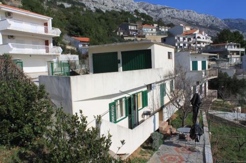  Apartments by the sea Marusici, Omis - 8632 in Mimice