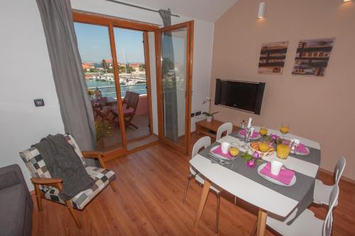 Apartment Poljana 8432c - image 10