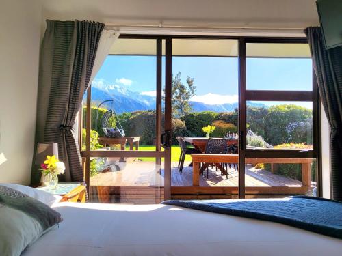 Suite with Mountain View
