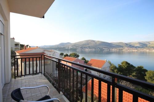 balkon/terras, Seaside apartments with a swimming pool Okrug Donji, Ciovo - 8664 in Okrug Donji