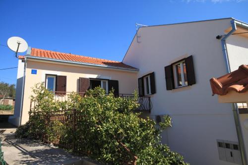  Apartments with a parking space Slatine, Ciovo - 8658 in Slatine