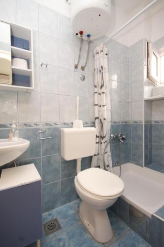 Apartments by the sea Tucepi Makarska - 8742 - image 10