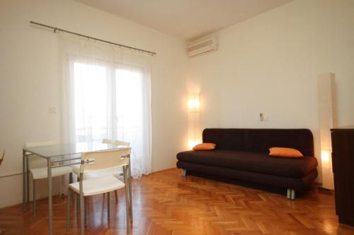 Apartments by the sea Tucepi Makarska - 8742 - image 12