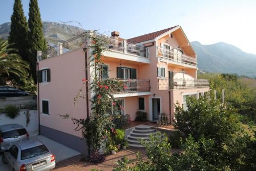  Apartments with a parking space Mlini, Dubrovnik - 8569, Pension in Mlini