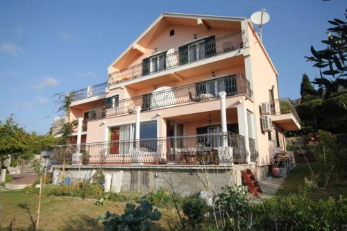  Apartments with a parking space Mlini, Dubrovnik - 8569 in Mlini