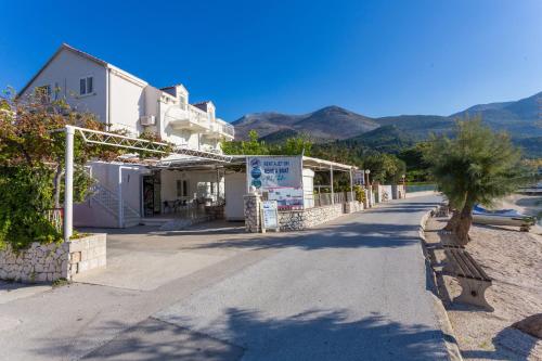  Apartments and rooms by the sea Slano, Dubrovnik - 8737 in Slano