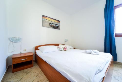 Family friendly apartments with a swimming pool Biograd na Moru Biograd - 8370 - image 3