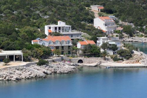  Apartments by the sea Cove Pokrivenik, Hvar - 8673 in Zastražišće