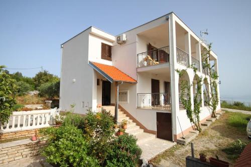  Apartments by the sea Cove Pokrivenik, Hvar - 8673 in Zastražišće