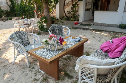 Apartments with a parking space Makarska - 6814 - image 6
