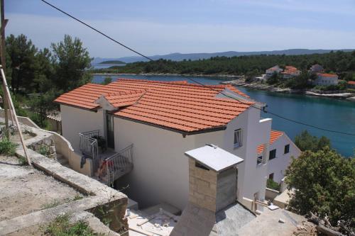  Apartments by the sea Basina, Hvar - 8754 in Vrbanj