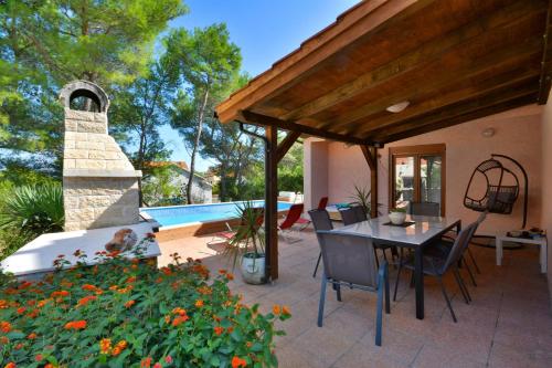 Holiday house with a swimming pool Basina Hvar - 8731 - image 7