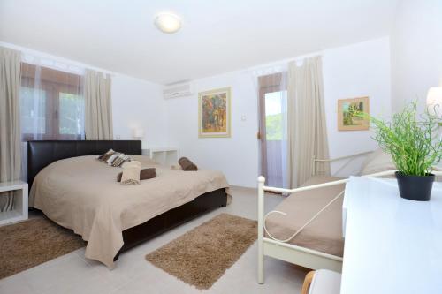 Holiday house with a swimming pool Basina Hvar - 8731 - image 13