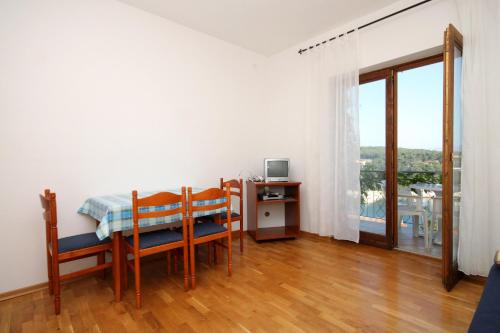Apartment Jelsa 8765f - image 13