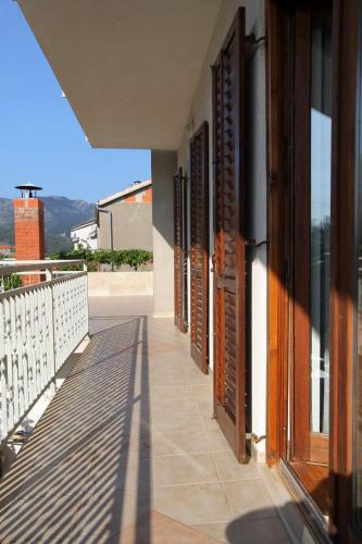Apartment Jelsa 8765f - image 2