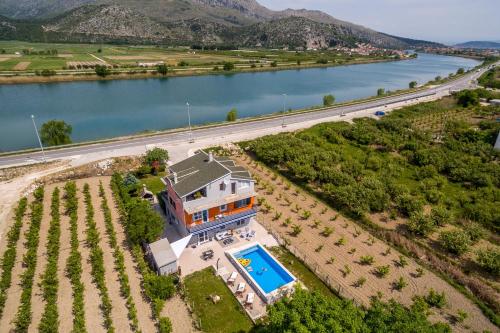 Holiday house with a swimming pool Opuzen, Neretva Delta - Usce Neretve - 8818 - Opuzen