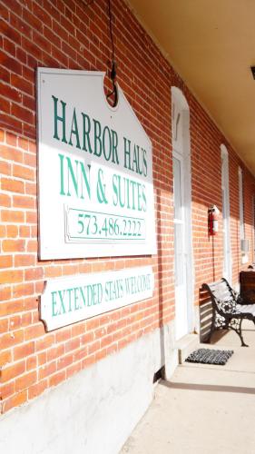 Harbor Haus Inn & Suites - image 11